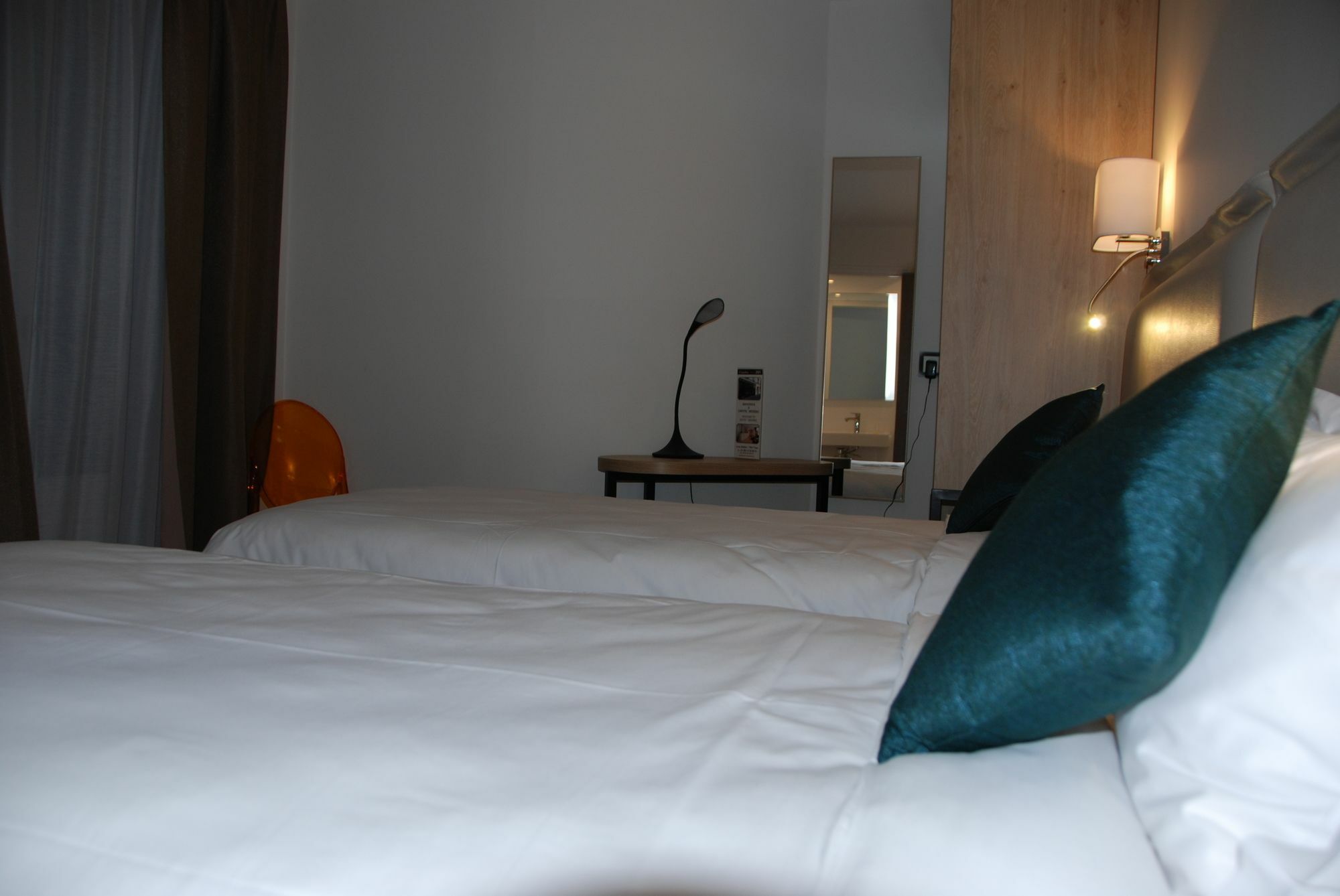 Courcelles Mederic Hotell Paris Exteriör bild